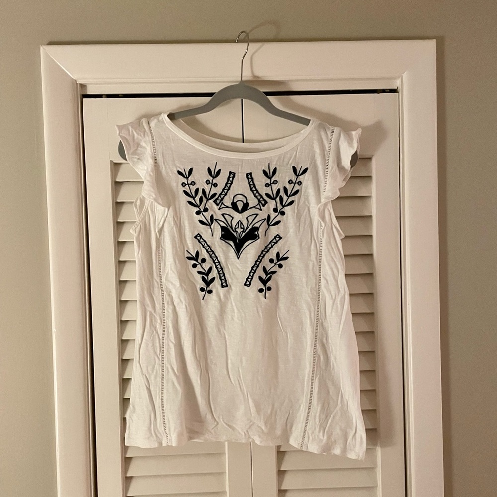 LOFT | Flutter-sleeve White Embroidered Top - M